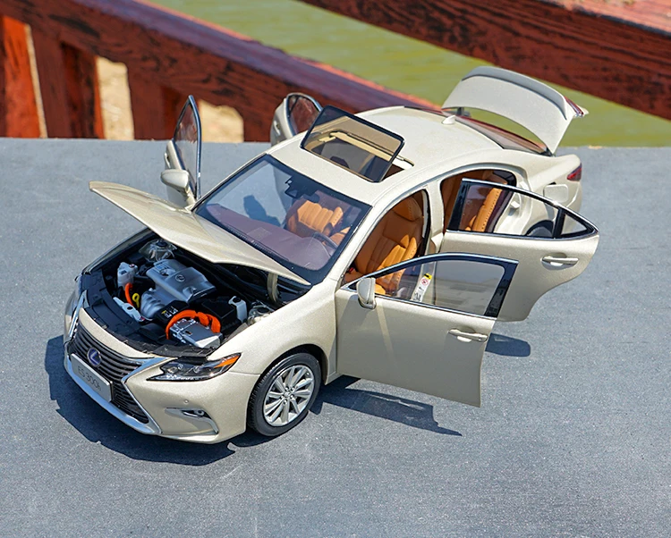1:18 Lexus ES ES300H литая под давлением Модель автомобиля игрушки Металлическая Модель автомобиля оригинальная коробка
