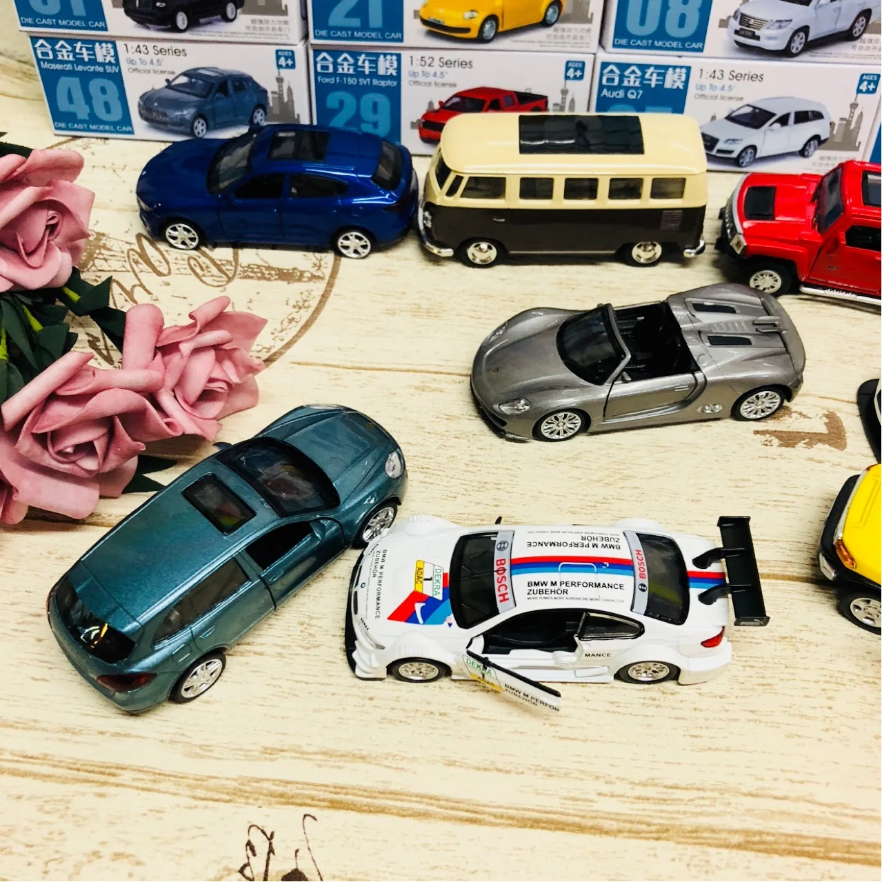 Caipo 1: 43 Мини Милая модель металлический автомобиль внедорожный спортивный автомобиль карманная игрушка джип модель автомобиля