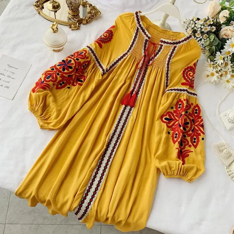 

Taotrees Autumn Women Indie Folk Floral Embroidery O Neck Long Sleeve Latern Sleeve Loose Knee-length Dress