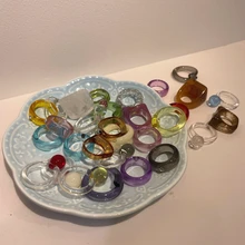 AOMU 4 sztuk zestaw nowe koreańskie Vintage przezroczyste pierścienie żywiczne Chic kolorowe akrylowe nieregularne geometryczny pierścionek dla kobiet biżuteria prezent tanie tanio CN (pochodzenie) Brak Kobiety TRENDY Obrączki ślubne ROUND Zgodna ze wszystkimi Poprawiające nastrój Rejestrator snu