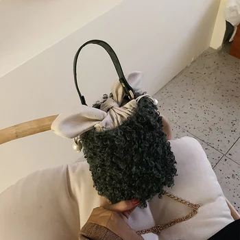 

Autumn and Winter Furry Small Bag for Women 2020 New Trendy Fashion Trending Bucket Bag All-Matching Ins Shoulder Messenger Bag