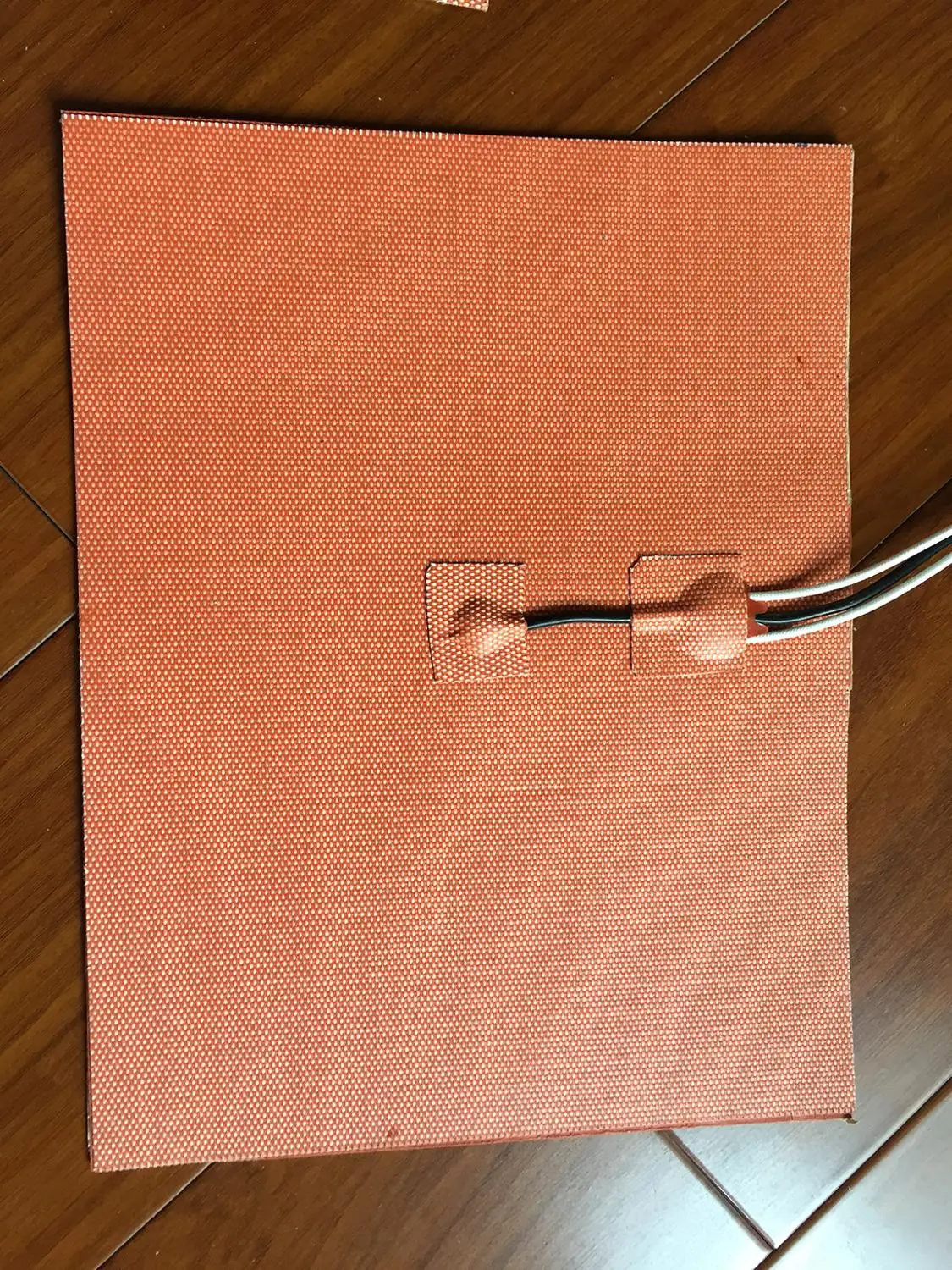 

Square silicone heater pad with integrated thermistor & 3M adhesive backing, 510 x 510mm, 24V 350W 3D printer control board