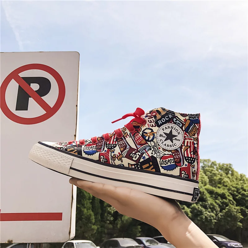 

Men's Canvas Shoes Red High Top Comfortable Espoadrilles Men Vulcanize Shoes New Fashion Mens Graffiti Printing Plimsalls Shoes