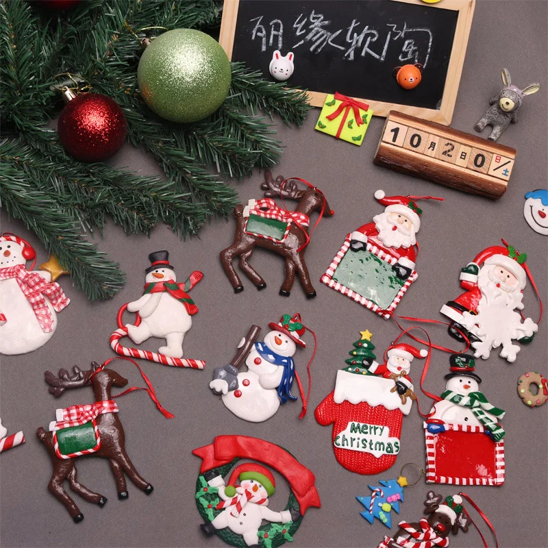 

2019 New Santa Claus Gingerbread Man Deer Soft Snowman Christmas Cane Pottery Crafts Children Clay Toys Creative Pendant