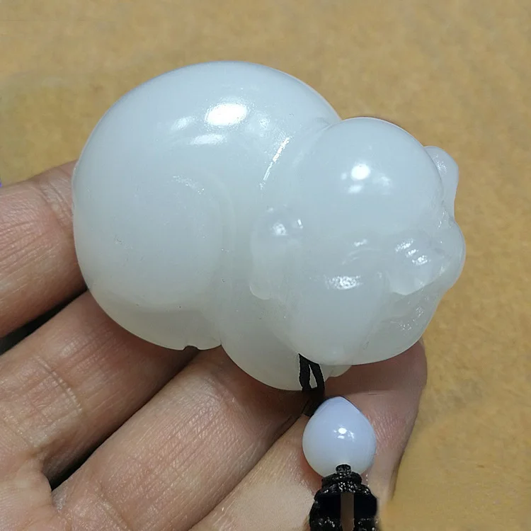 

Natural Sheep Fat White Jade Fortune Pig Pendant Charm Jewellery Women's Hand-Carved Pendant for Women Men Fashion Accessories