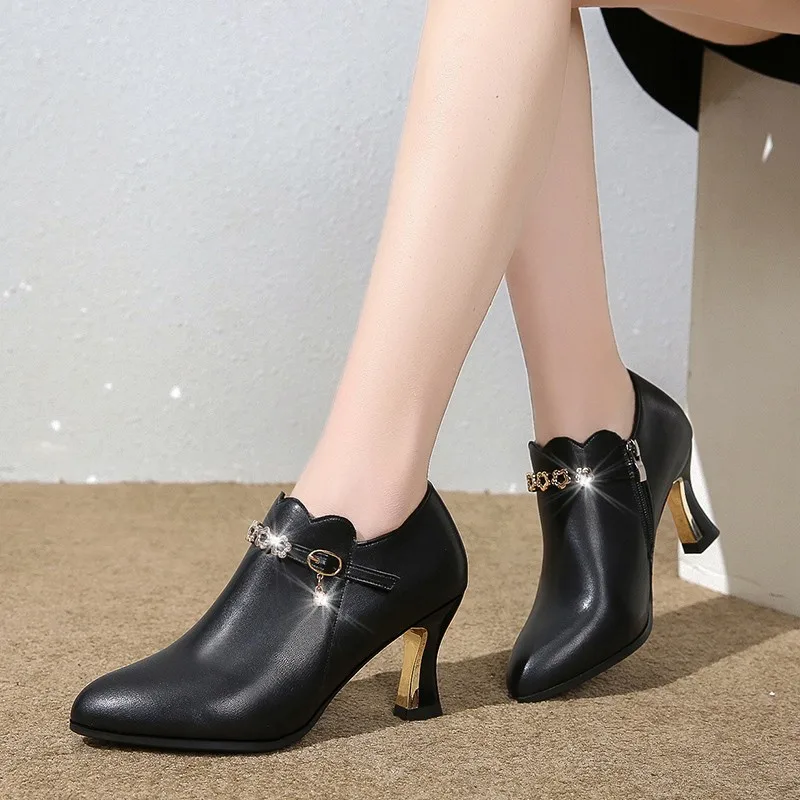 

New Women High Heels Winter PU Leather Chain decoration Pointed Toe Mom Shoes Keep warm Comfortable Plus Size stiletto U18-99