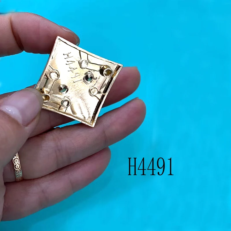 H4491 (3)