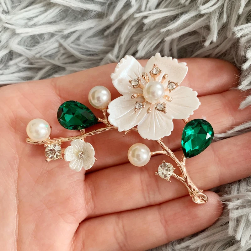 Broche Vintage Petit Âne – Or Avec Perles Blanches Et Cristal Rouge – Bijou Fantaisie Féminin – Très Bon État