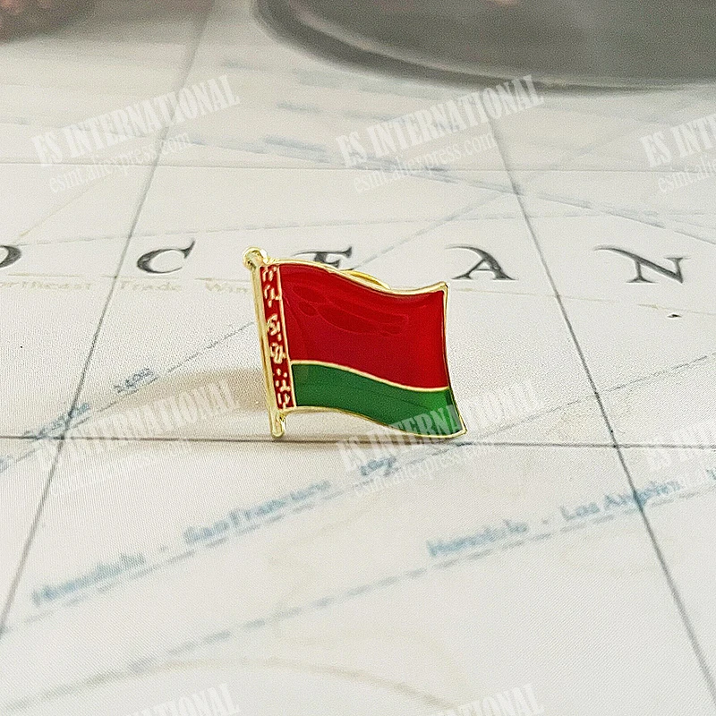 Belarus Nationale Vlag Crystal Epoxy Metalen Emaille Badge Broche Collectie Souvenir Geschenken Reversspeldjes Accessoires Size1.6 * 1.9Cm