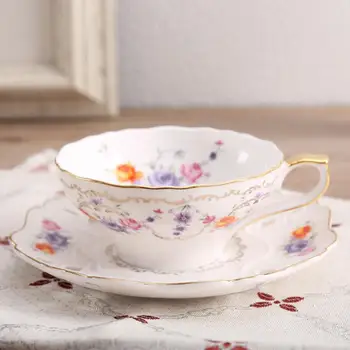 

2Pcs/Set 160mL Floral Pattern Ceramic Drinkware Set(1pc Coffee Cup+1pc Saucer)