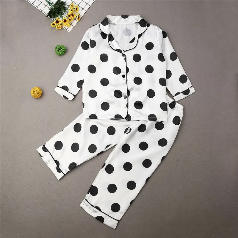 Коллекция года, Шелковый пижамный комплект с отворотами и длинными рукавами для девочек, домашняя одежда с рисунком медведя для детей одежда для сна для маленьких мальчиков детские пижамы