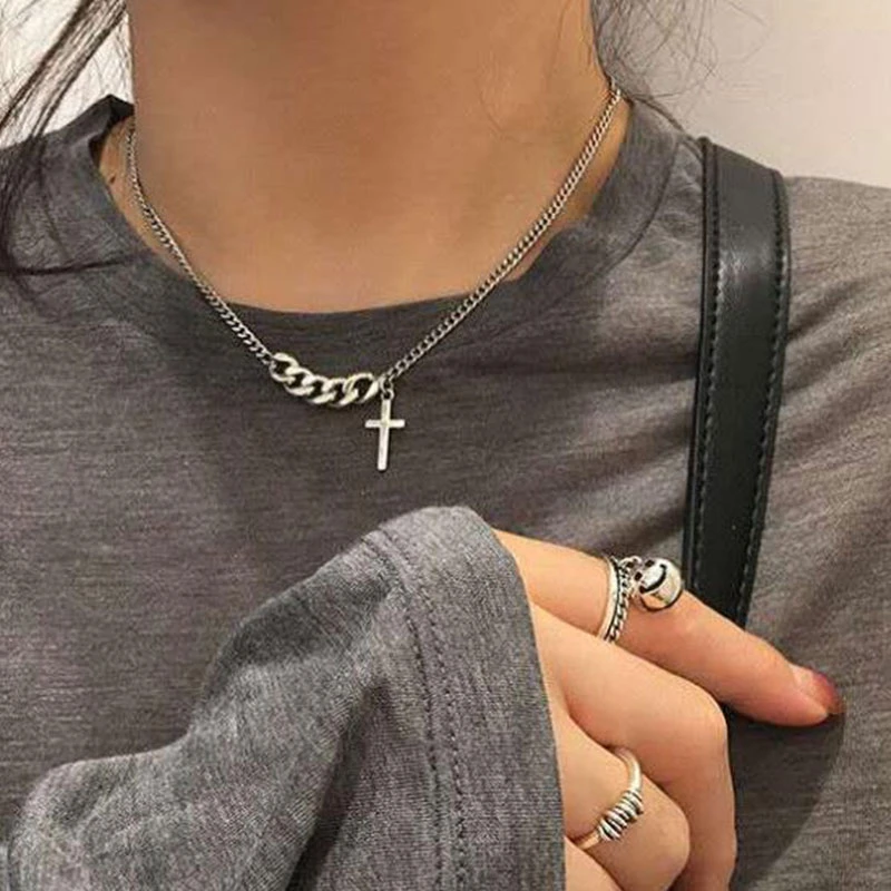 Padre Equivalente vistazo BTS collar de Cruz gótica de estilo coreano para chica y Chico, Gargantilla  simple de clavícula, cadena retro, punk e girl, accesorios de estética  grunge, joyería|Collares tipo gargantilla| - AliExpress