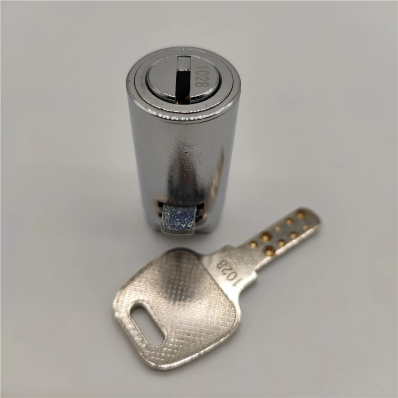

Raylock produced dimple key plunger lock for vending machines 42.5mm