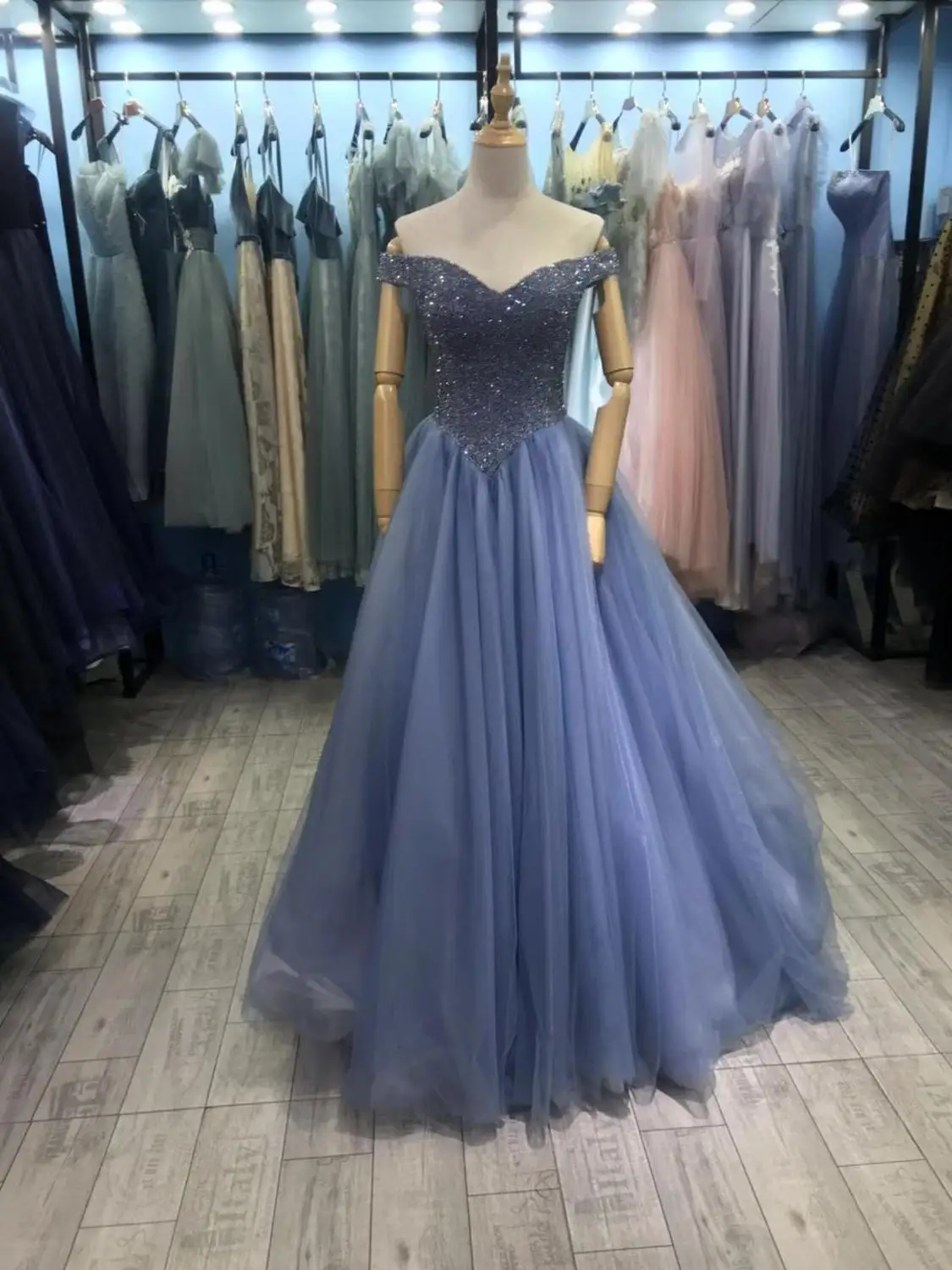 

Sparkling Evening Dresses Off the Shoulder Lace-up Back Shining Beads Sequins Top Prom Dress