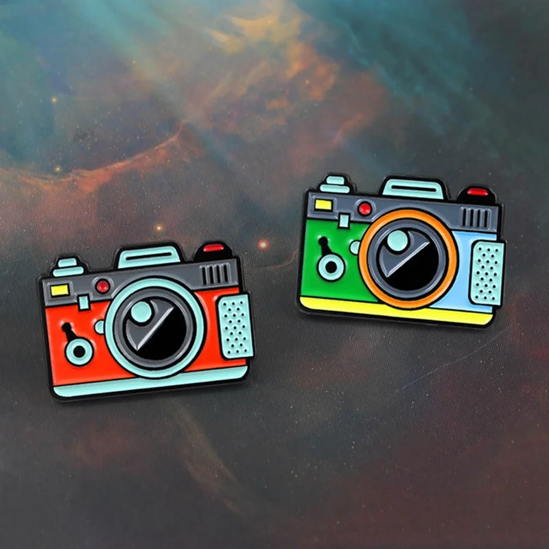 

Red Green Color Camera Brooch 2Color Rainbow Digital Camera Enamel Pins Coat Cap Backpack Photography And Kids Badge Gifts