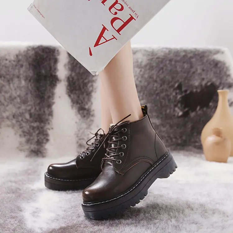Женские ботинки на не сужающемся книзу массивном каблуке; теплые зимние мотоботы на платформе высокого качества; женские ботильоны в стиле панк; женская обувь