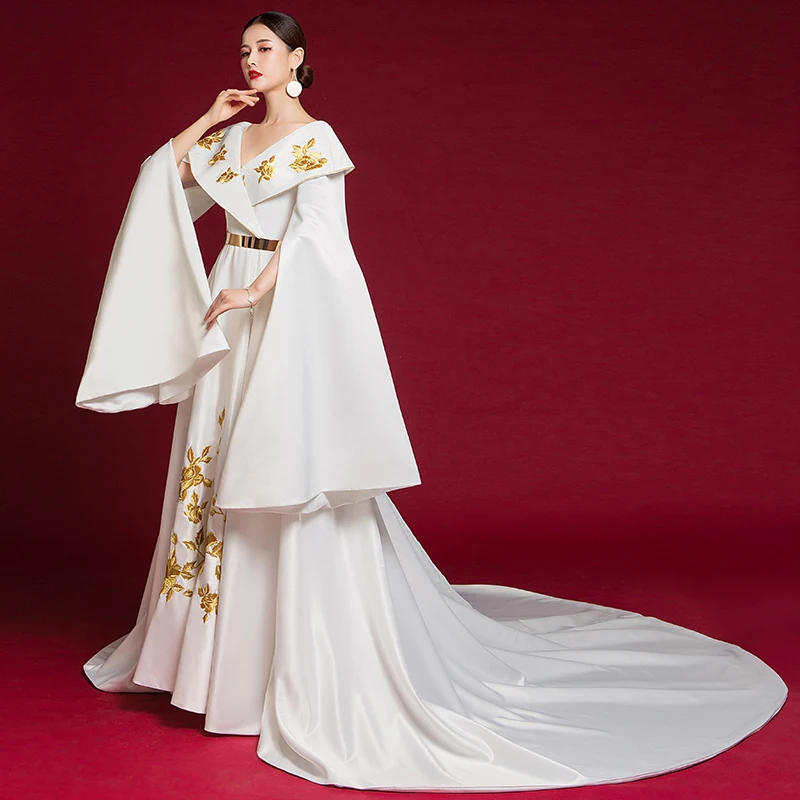 Одежда с длинным рукавом Гучжэны показать Hanfu Белый сатин Cheongsam вышивкой вечернее