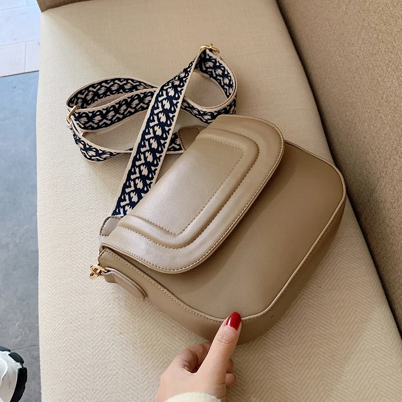 

Simple Solid Color Casual Small Bag Female 2020 Spring New Korean Fashion Texture Wide Shoulder Strap Shoulder Bag Sac A Main