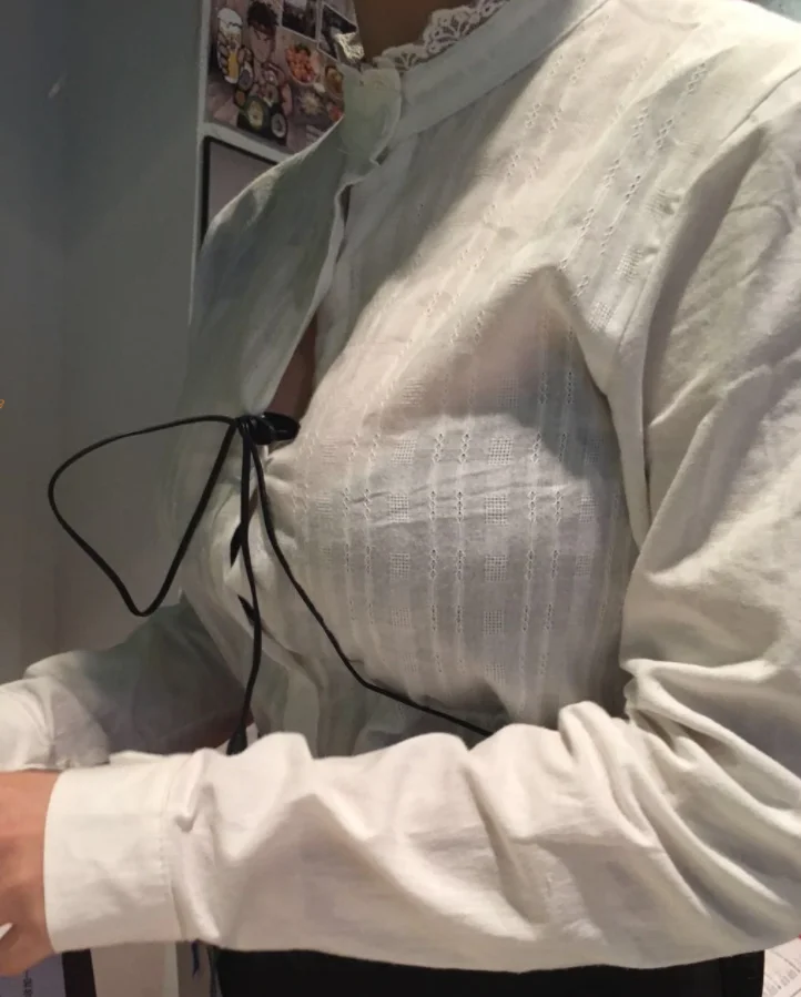 铜锣湾f级爆衫女侍应欲露还羞 - 酷玩资源网