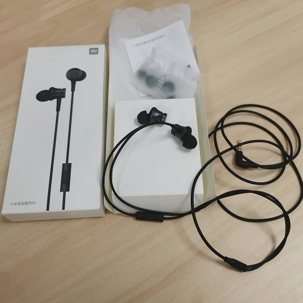 Original Xiaomi Earphone 3.5mm In-Ear Eadphone With Mic Wire Control Bass Stereo Sound Headphones for Mi Note 10 CC9 X2 F2 Pro