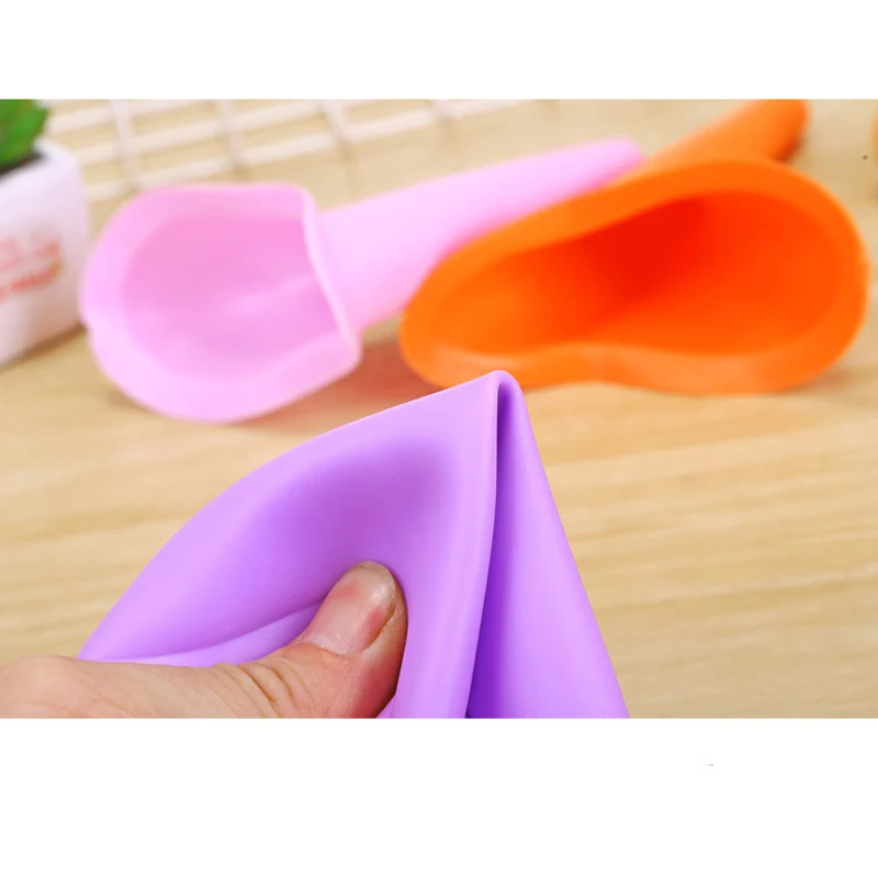 Portable Woman Travel Female Toilet Can Wee Urinal Director Funnel Tube Silicone Urination Device Stand Up& Pee C1025 b