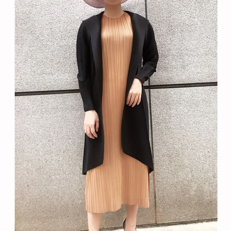 MIYAKE fold autumn new style black Lapel long sleeve large size thin medium length cardigan trench free shipping
