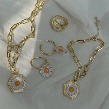 

Peri'sBox Yellow Enamel Daisy Flower Necklaces Hexagon Coin Necklaces for Women Chain Minimalist Necklace 2020 Trendy Jewelry