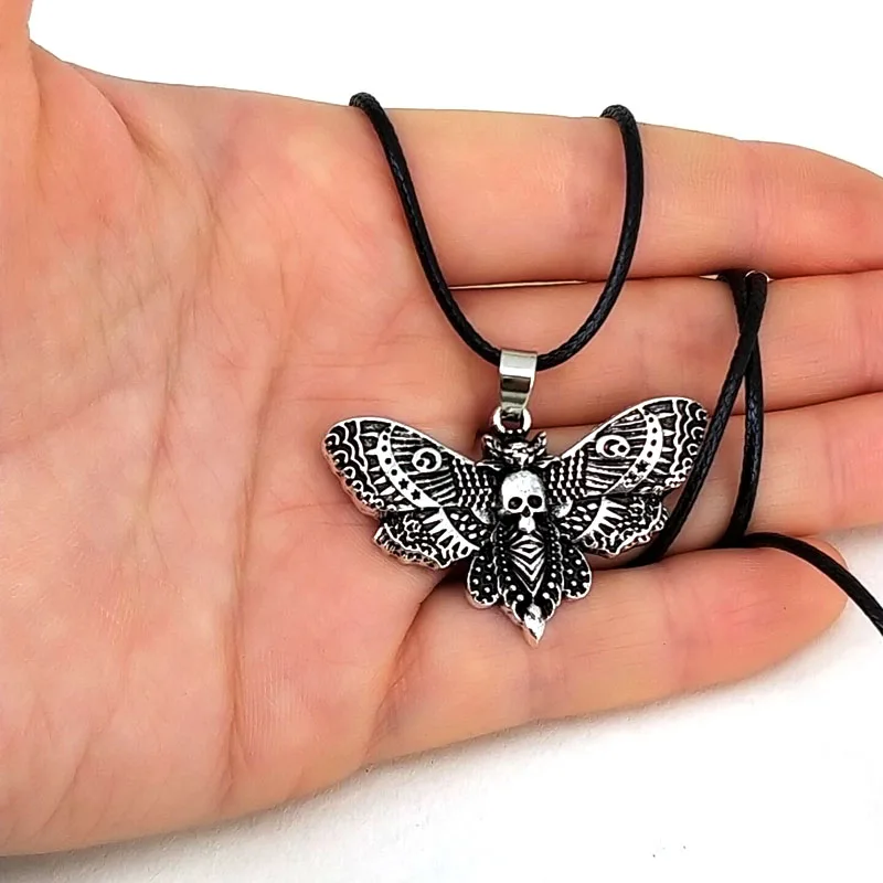 1pcs Dead Head Skull Moth keychain rebirth meaning key chains gift for women