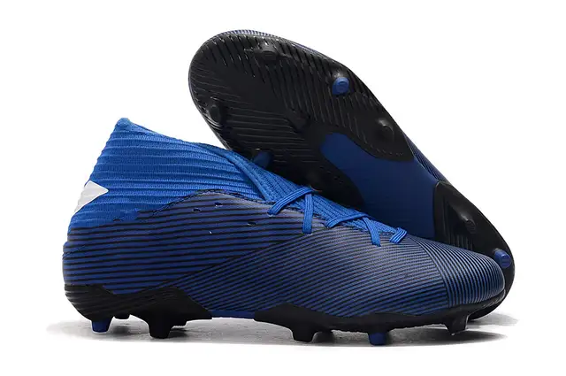 laceless messi cleats