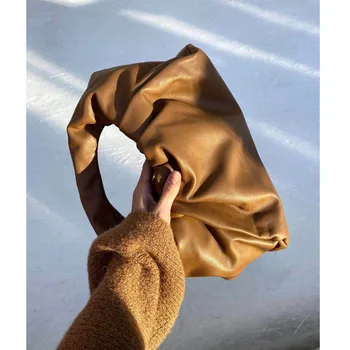 

Non-Mainstream Crescent Horn Bag Female 2020 New Style Fashion Miumiu Bag Small Number Hand Shoulder Underarm Bag