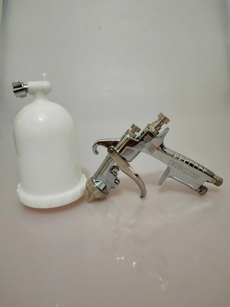 

W101 SPRAYER air spray gun plastic 400cc cup SPRAY GUN W-101 air spray gun hand manual spray gun,1.0/1.3/1.5/1.8mm Japan quality