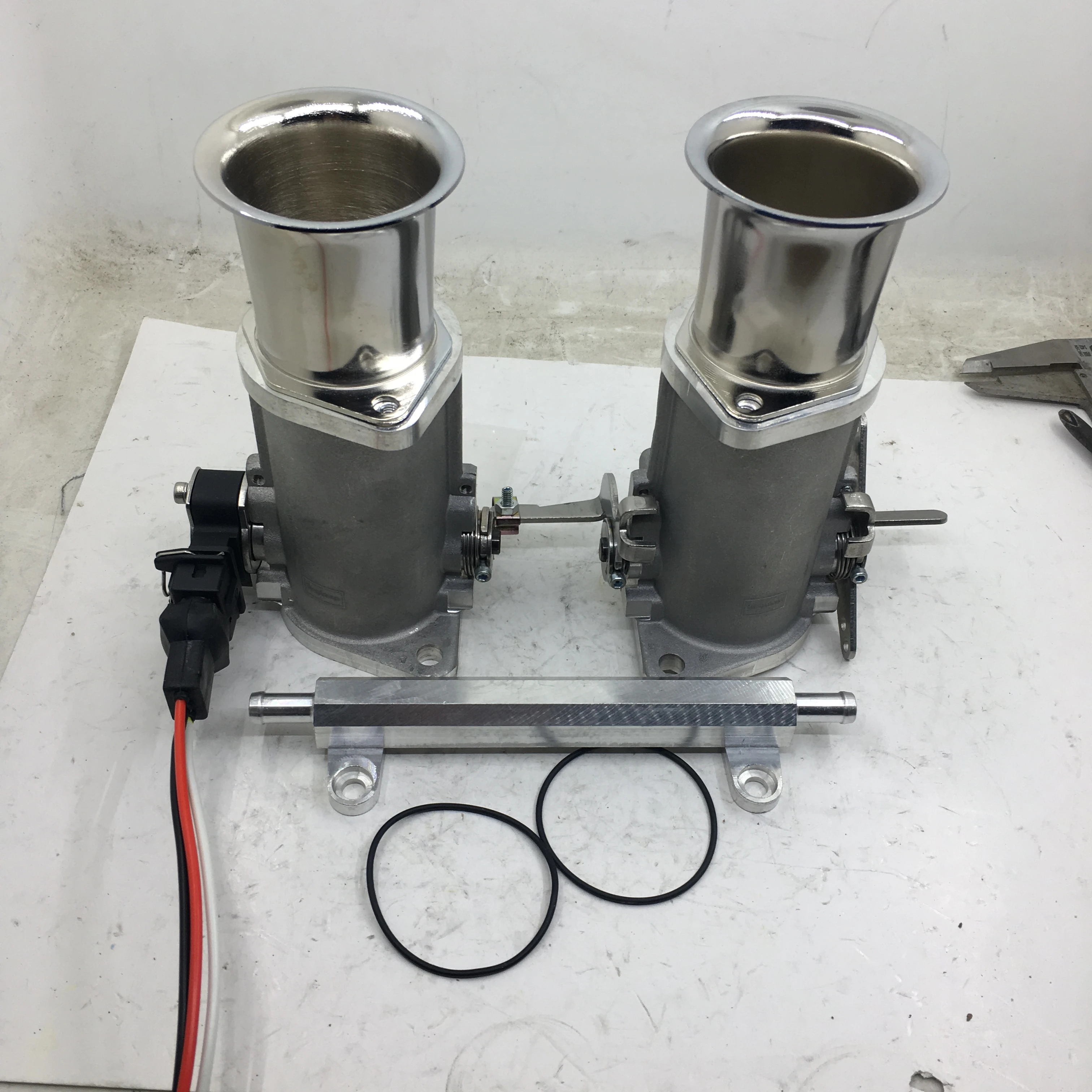 THROTTLE BODY INJECTION 45DCOE EFI with Injectors er Gemini Escort