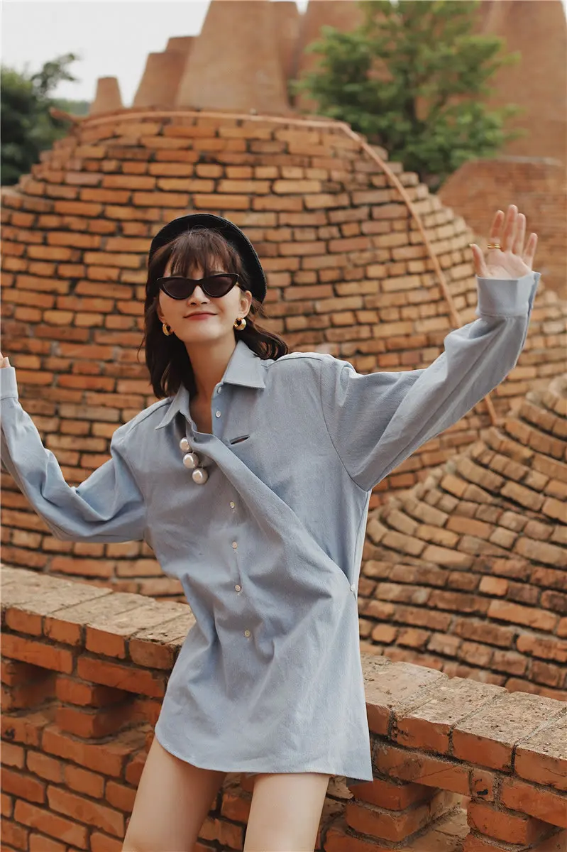 XITAO Irregular Pearl Buckle Blue Shirt Top Women Clothes Fashion Pleated Blouse Turn Down Collar Minority Autumn WQR1673