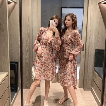 

Retro Floral Dress Female 2020 Spring And Summer Small Mid-length Bellflower V-neck Chiffon Dress
