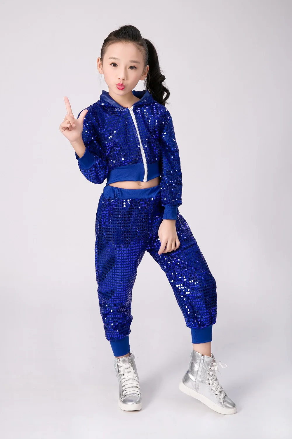 4513353205_1692356014