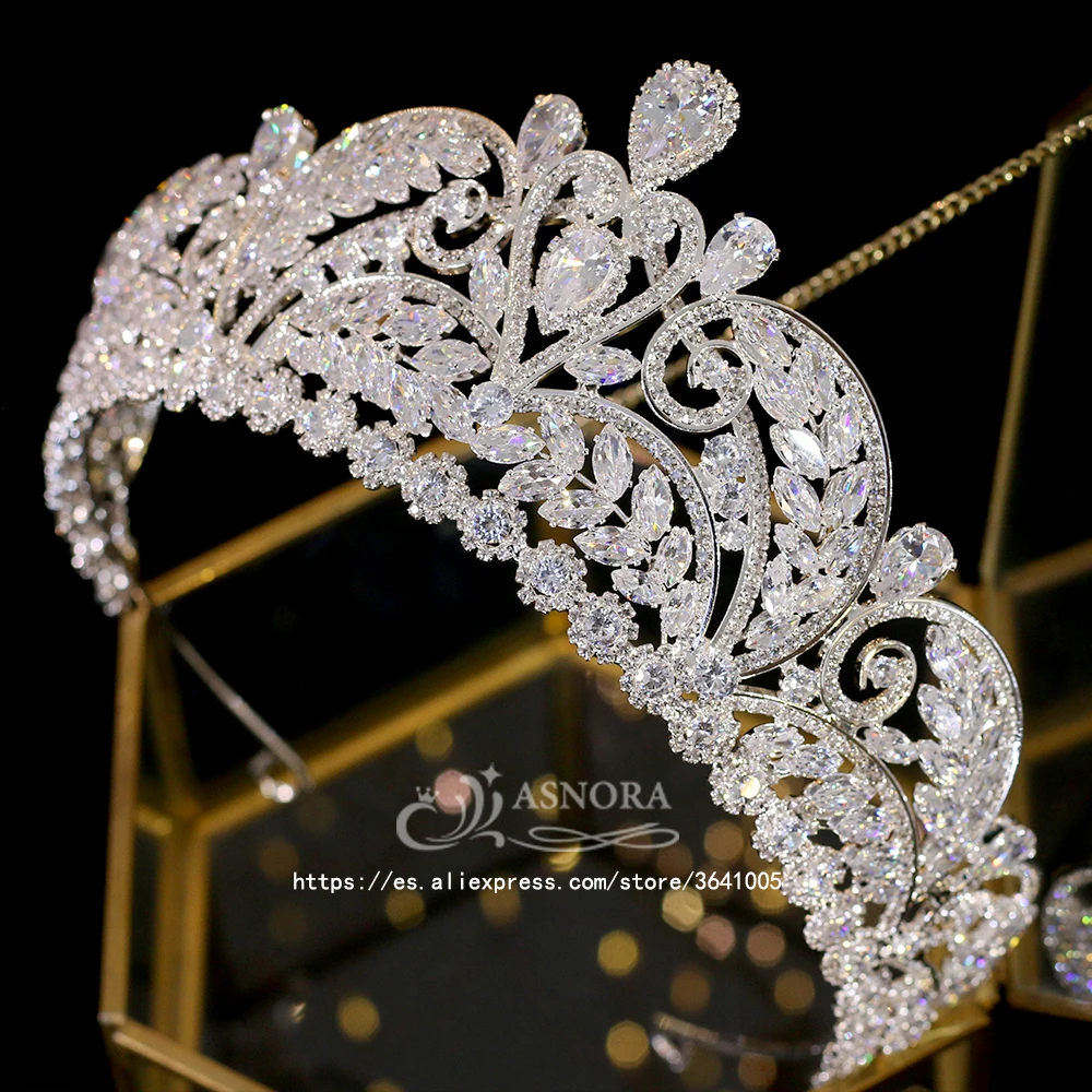 Bridal Wedding Crown Hair Accessories  Baroque Crystal Tiaras Princess Birthday Party Wedding Dress Accessories A00653