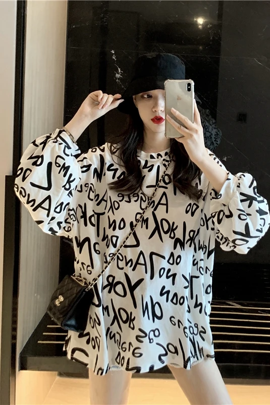 Футболка женская осень уличная одежда в Корейском стиле vogue с длинным рукавом Топы с принтом букв женская футболка большого размера femme