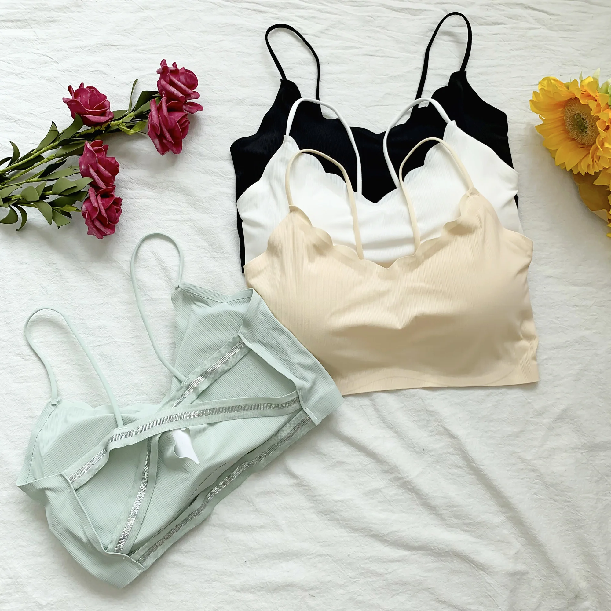 Japanese Style Ice Silk Seamless Strap Underwear Women's Thin Cross Back Top with Pad Bra | Женская одежда