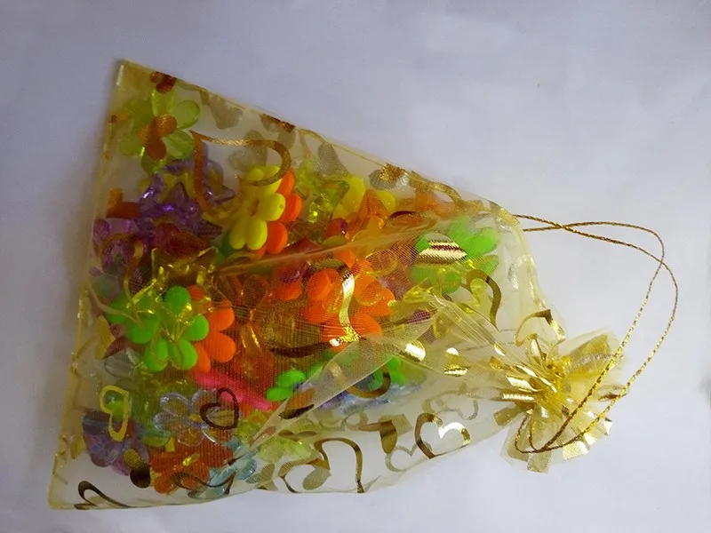 Сумки из органзы с золотым сердцем, 7x9 см, 500 шт., упаковка для ювелирных изделий, демонстрационные сумки, Подарочная сумка на шнурке, мешочек для ювелирных изделий, сумка для браслетов