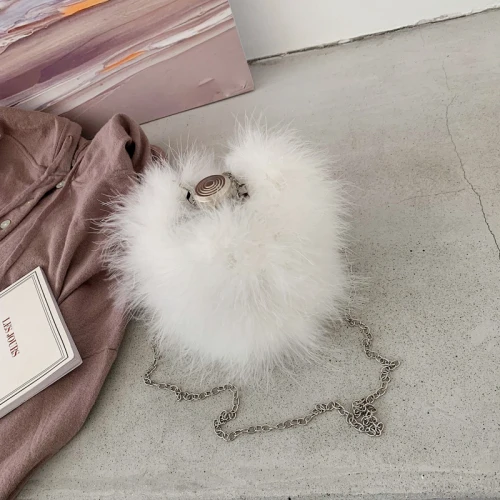 iVog New Arrival Everyday Female Small Fur Crossbody Shoulder Handbag cc Geometric Chain Hand Bags for Women - Цвет: Белый