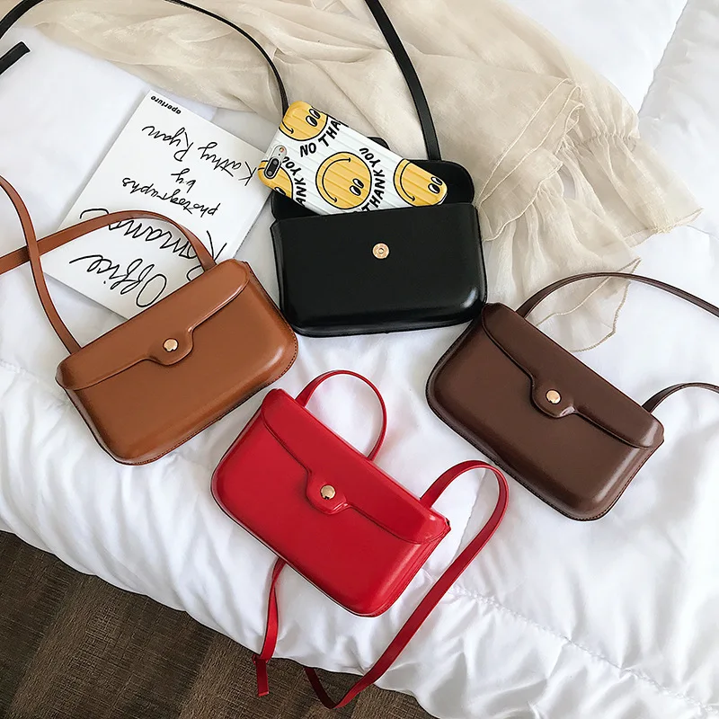 

Retro feeling small square bag hundred lap leisure flip PU bag Korea east gate single shoulder oblique span bag female bag