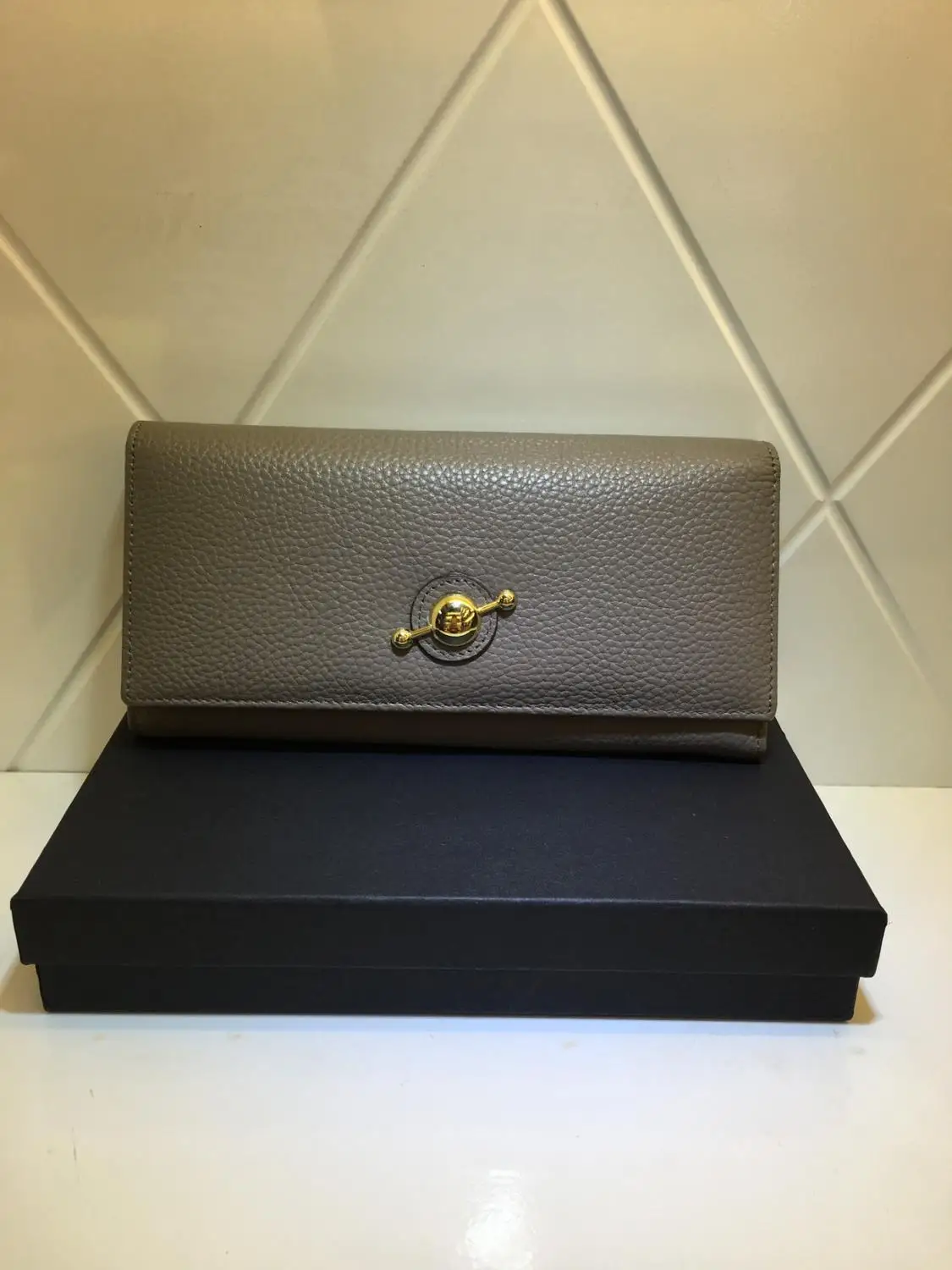 

free shipping 2020 the new style fashion and nice cover genuine cow leather women long wallet 3 color 19cm