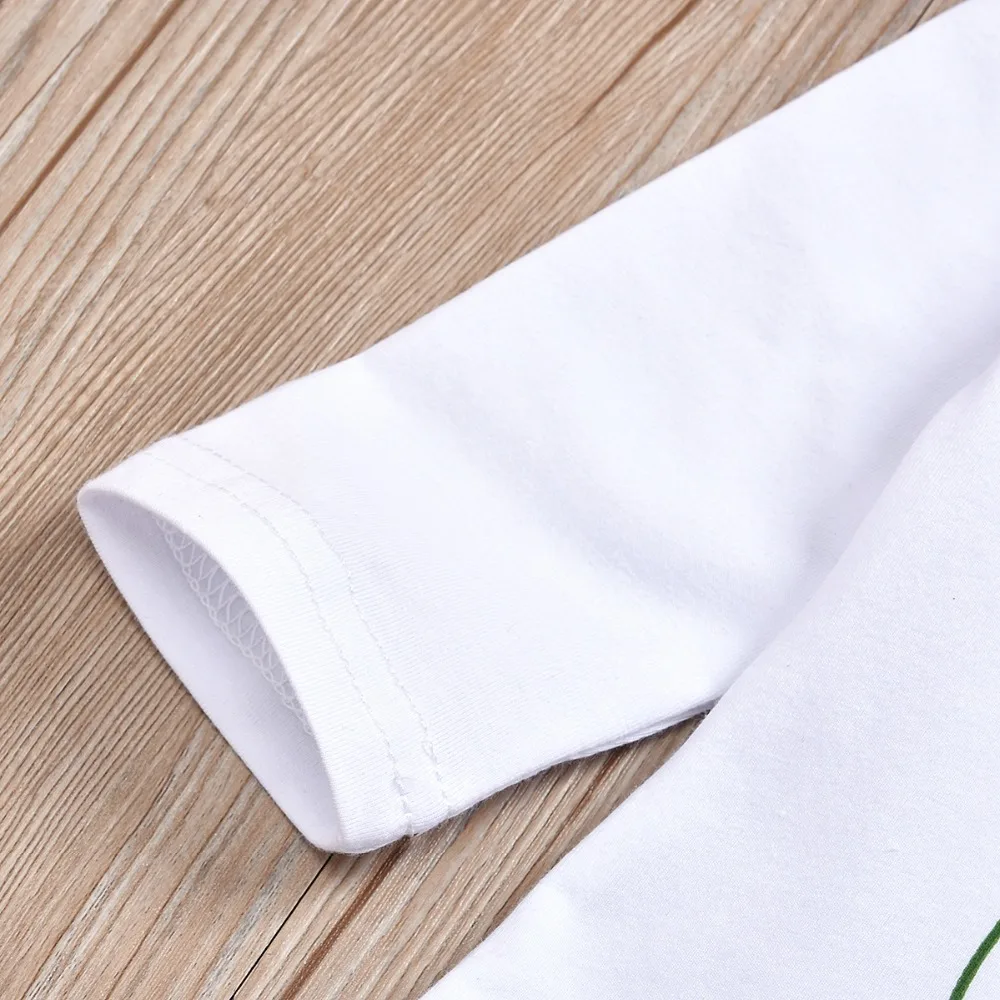 12121880255_1843593818