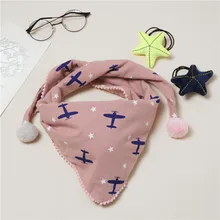 Шарф с помпоном для детей, детские хлопковые теплые зимние шарфы с треугольными принтами, шарфы для девочек с круглым вырезом, шейный платок с милым рисунком