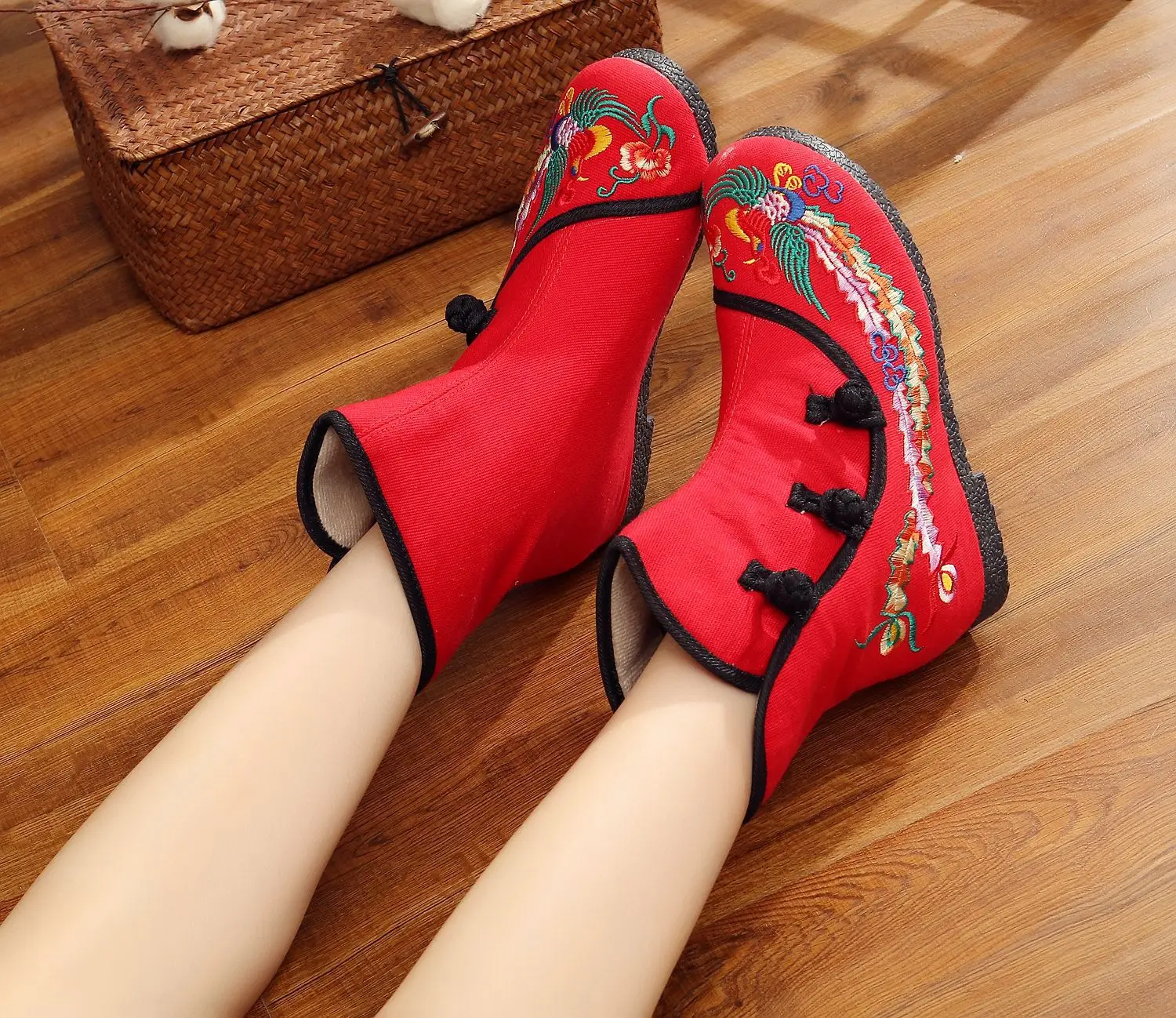 

Ethnic Style of Old Beijing Cloth Shoes Colorful Feng Mid-calf Shoes Autumn & Winter New Style Semi-high Heeled Embroidered Shoe