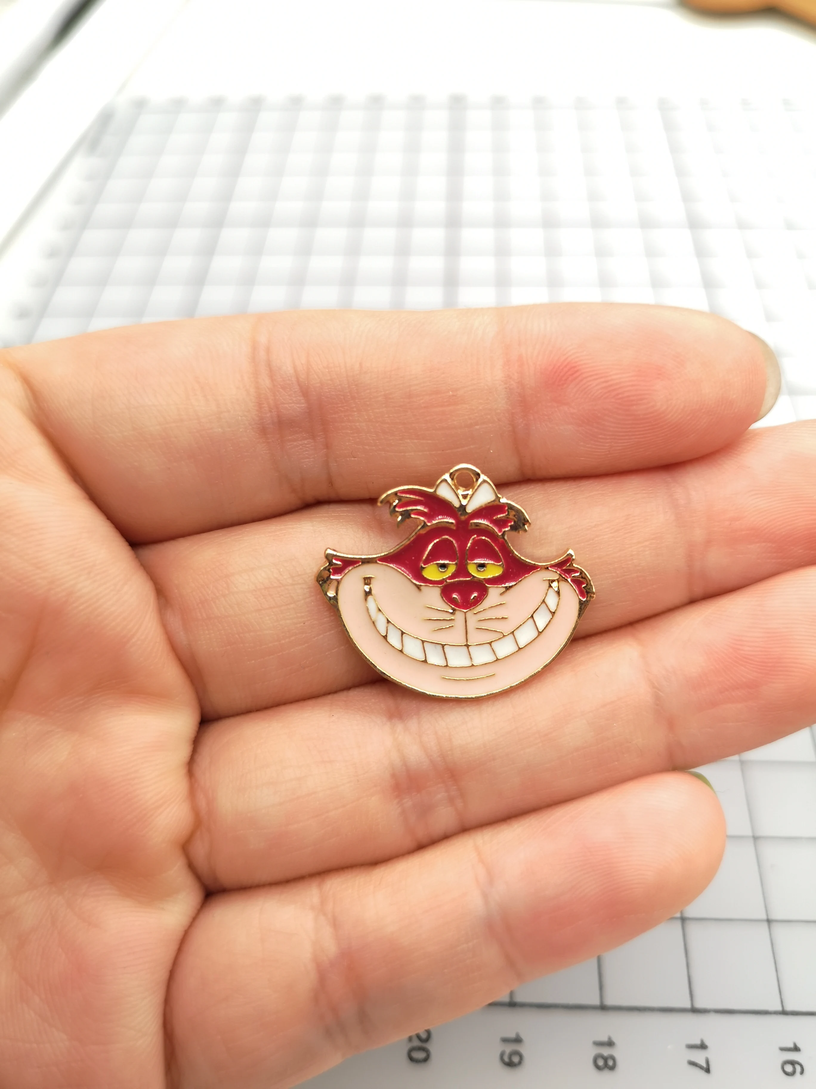 

lot 20pcs/50pcs/100pcs Cartoon Alice in wonderland cats DIY Key chain Metal Charm Pendants Jewelry Making DIY gifts