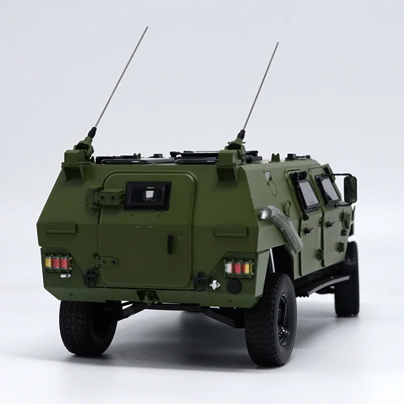 1:18 Dongfeng воин Внедорожный Бронированный автомобиль сплав 70-летие парадный военный бронированный автомобиль модели для подарка