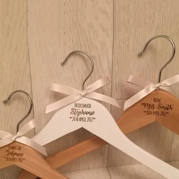 Personalized name and date Wedding Hanger Bridesmaid Gifts Name of the Hook Hanger Custom Bridal Hanger Gift tanie i dobre opinie CN(Origin) Wood wedding gift Bride Groom Bride Groom s name Wedding Engagement