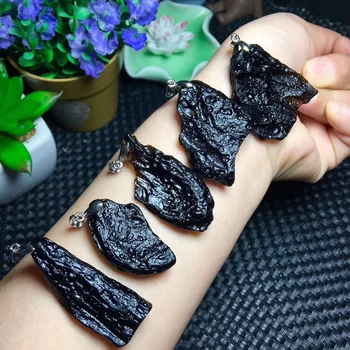 

Natural Meteorite Lei Gong Mo Glass Meteorite Pendant