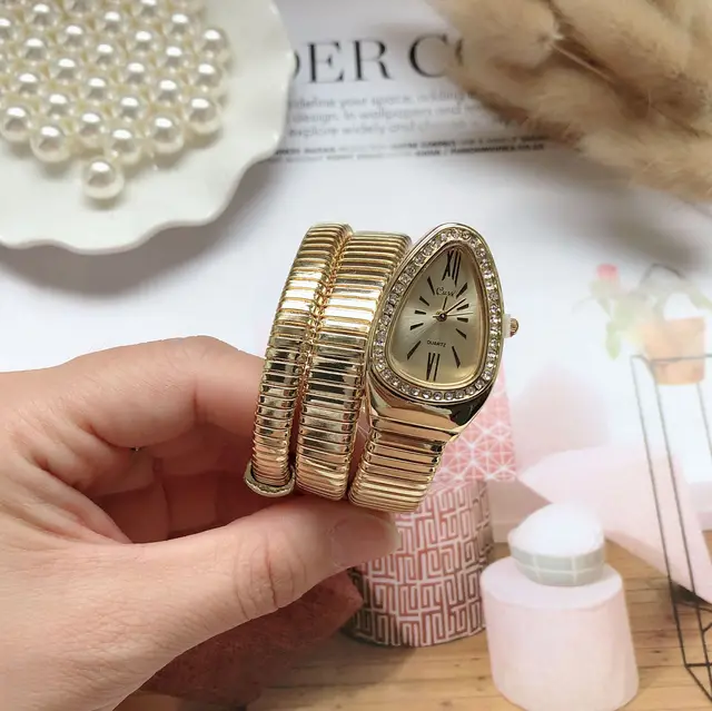 Unique Snake Shaped Women Watches With Rhinestone Fashion Luxury Brand Ladies Watch Diamond Snake Bracelet Watch Women Gold gold